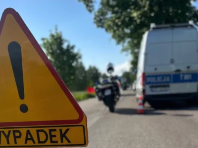 Jaguar rozbity na S8. Kierowca zniknął