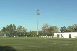 Wydali ponad 10 milionów. Stadion w Łomiankach świeci pustkami